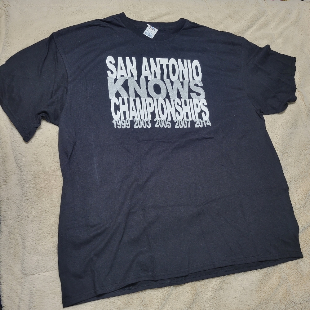 San Antonio Spurs Basketball NBA Championship tShirt, 2XL - Picture 2 of 5